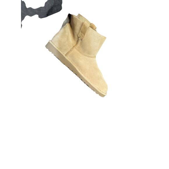 Ugg Classic Tawny Unlined Mini Perforated Boots Size 8 - Picture 3 of 12